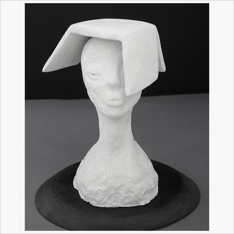 Influencer front view